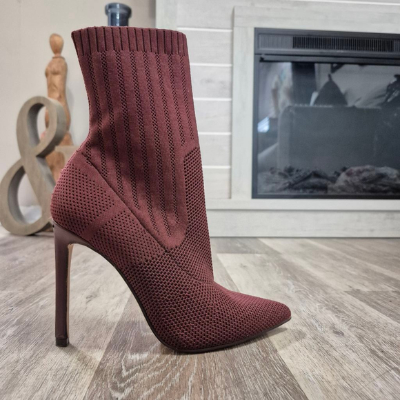 Steve Madden Burgundy Knit Sock Booties Size 7.5 - Picture 4 of 9